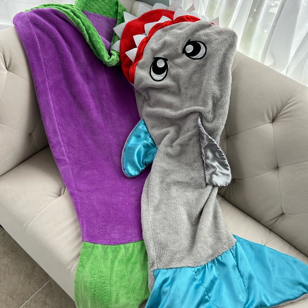 Lot of 2! Snuggie tails! Blankie tails! Mermaid & shark! Cozy kids’ blankets!